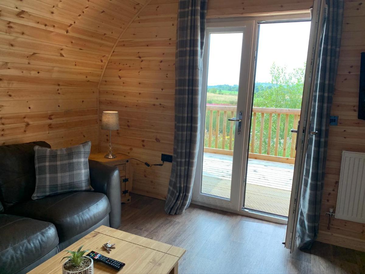 Kelty Pond View Pod 3 With Private Hot Tub -Fife - Loch Leven - Lomond Hillsヴィラ エクステリア 写真