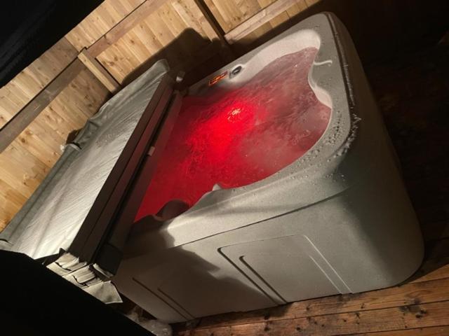 Kelty Pond View Pod 3 With Private Hot Tub -Fife - Loch Leven - Lomond Hillsヴィラ エクステリア 写真